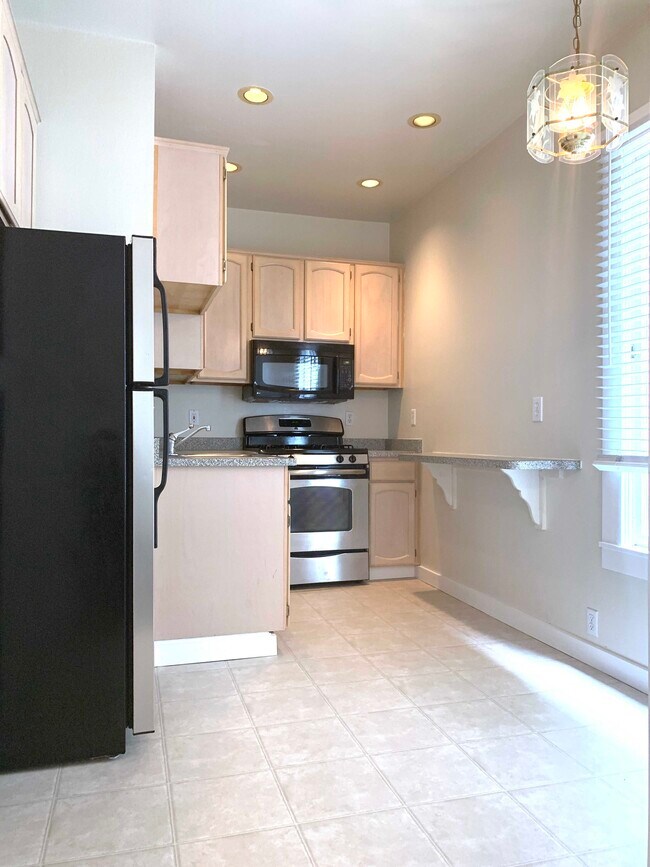 Foto del edificio - 2185 Bay St