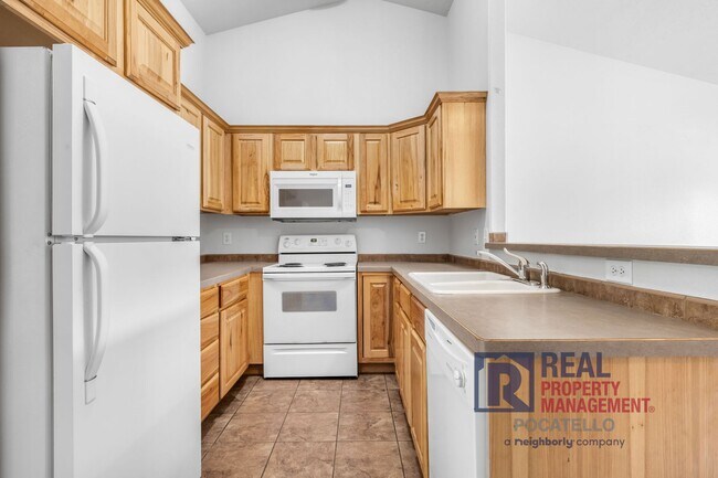 Foto del edificio - 3 bedroom 2 Bath Townhouse - 1 Car Garage