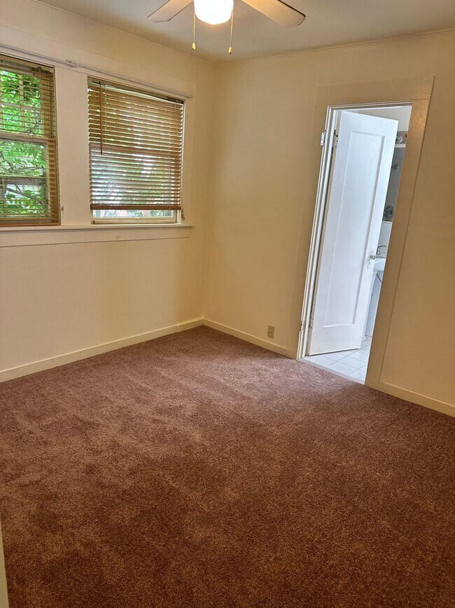 Building Photo - Archer