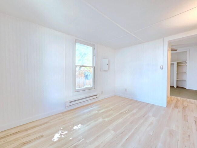 Building Photo - 420 Middlebury St