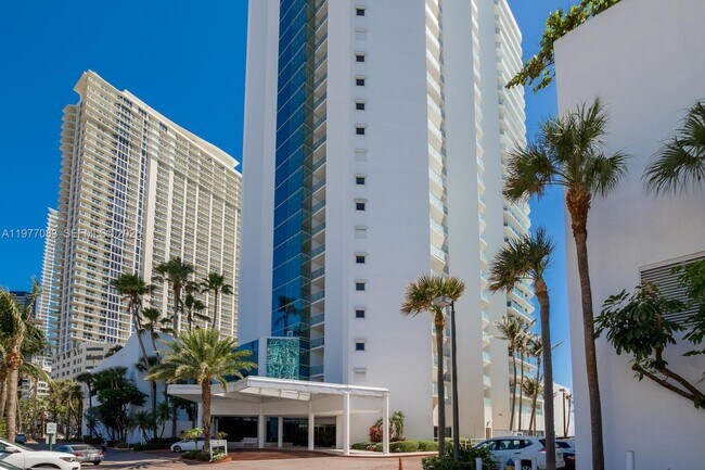 Foto del edificio - 16485 Collins Ave