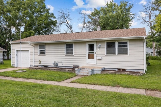 Building Photo - Single Family Home On Convenient, Quiet St...