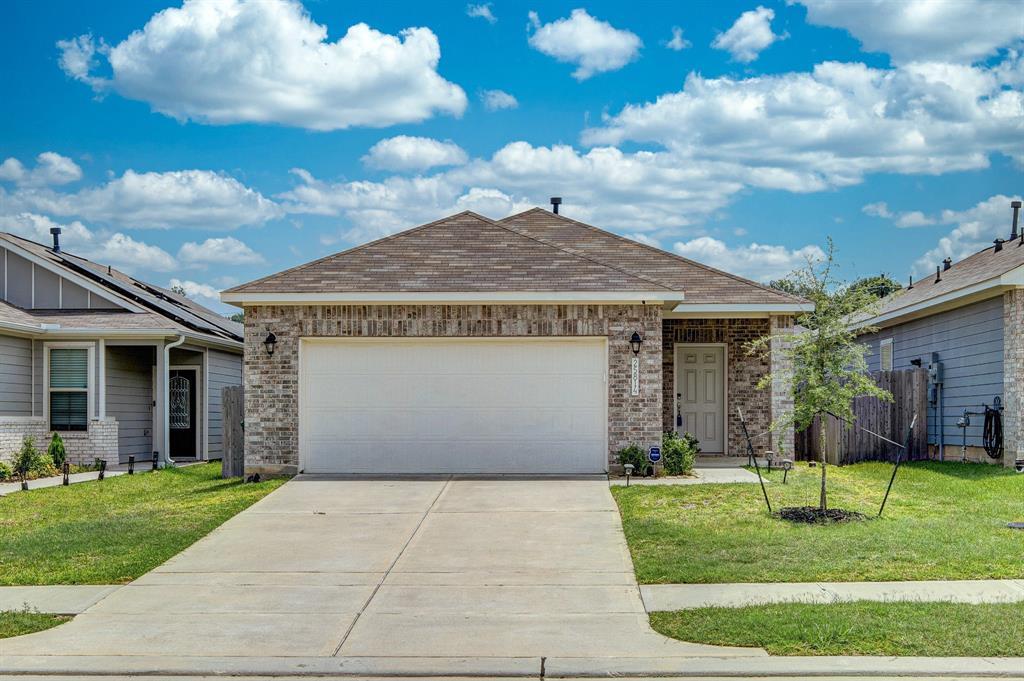 Primary Photo - 25814 Hickory Pecan Trl