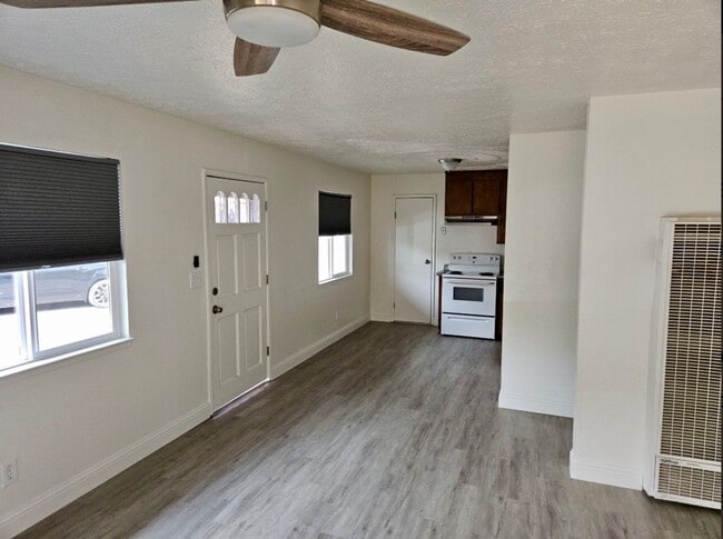 Building Photo - 1715 Sheridan St