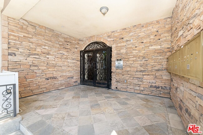 Foto del edificio - 650 E Palm Ave