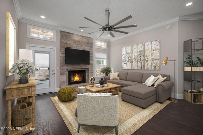 Foto del edificio - 613 Hummingbird Ct