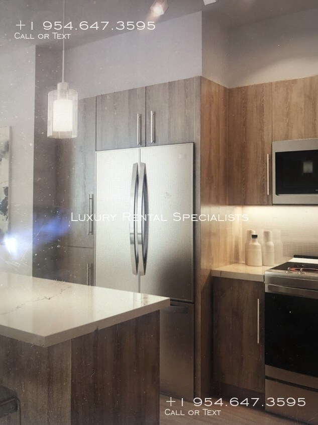 Foto del edificio - 725 E Broward Blvd