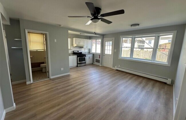 Foto del edificio - 527 W Market St