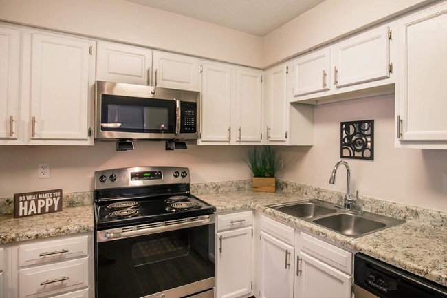 STAINLESS STEEL APPLIANCES - Ashwood Cove