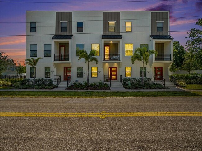 Foto del edificio - 3038 W Napoleon Ave