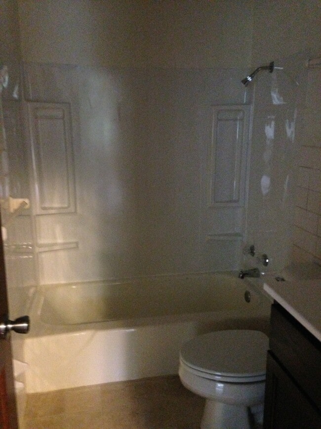 Bathroom - 816 N 6th St