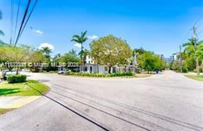 Foto del edificio - 1615 NE 9th St