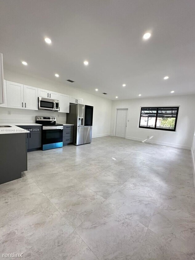 Foto principal - 3 br, 2 bath House - 1102 NW 103rd St # 1
