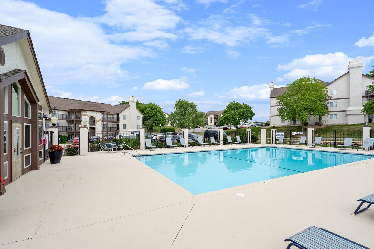 Millcreek Woods Apartment Homes 1711 N Ridgeview Rd Olathe, KS