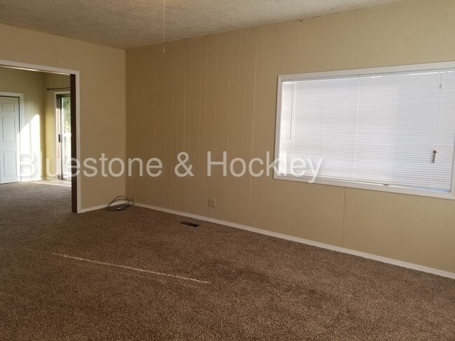 Foto del edificio - 7117 N Knowles Ave