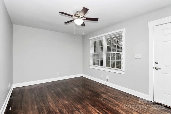 Foto del edificio - 1826 Merriman Ave