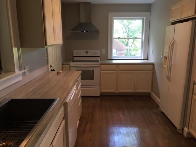 Building Photo - 500 Mountain View Dr