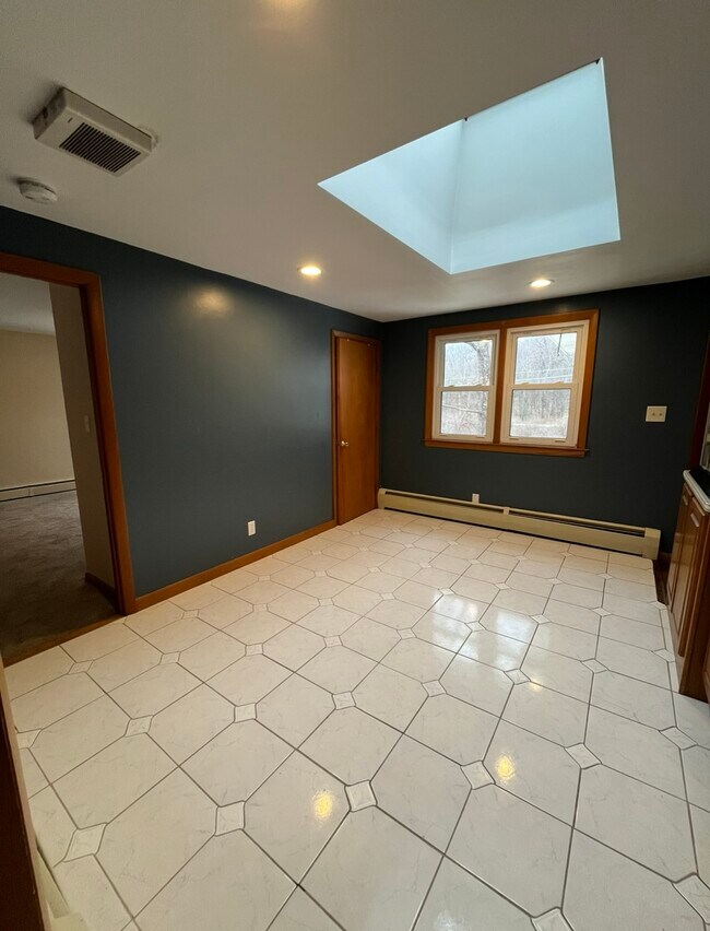 Building Photo - 5 Capt Peter Simpson Rd