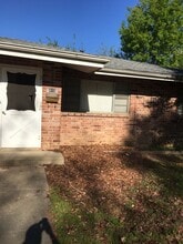 Building Photo - 410-412 S Blair St