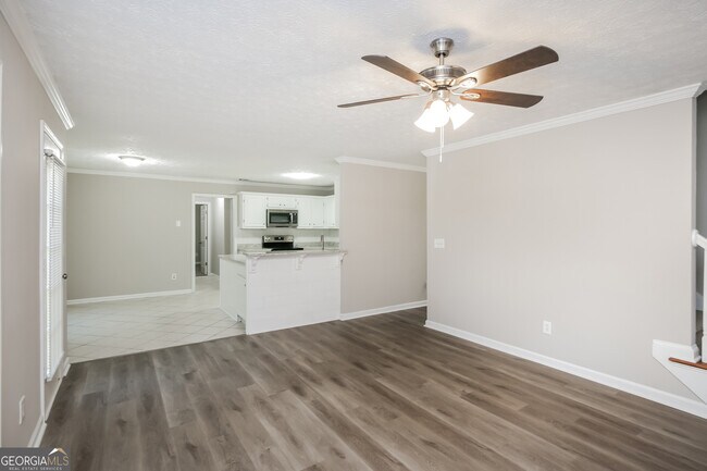Foto del edificio - 911 Rolling Meadows Dr