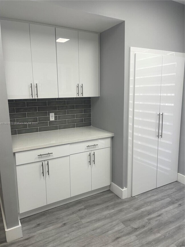 Foto del edificio - 8421 NW 140th St