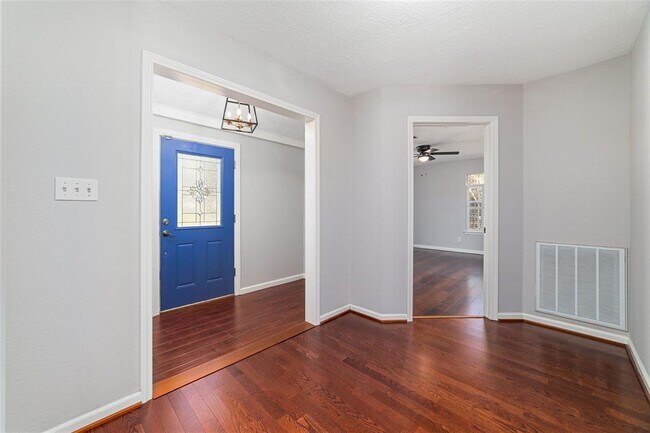 Building Photo - 28 Stony Creek Dr