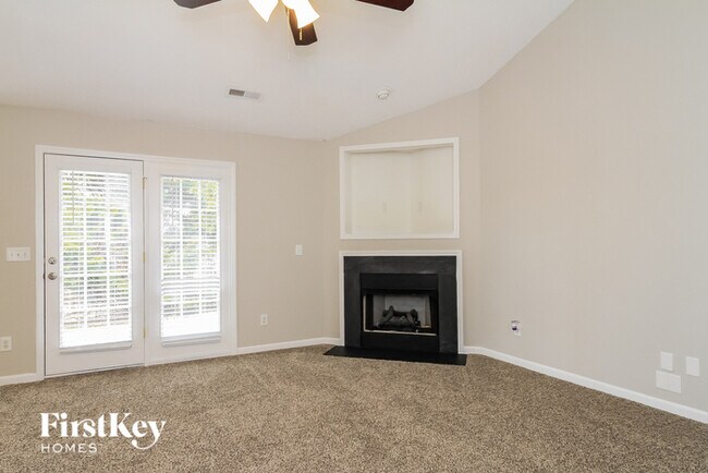 Foto del edificio - 3906 Heather View Ln
