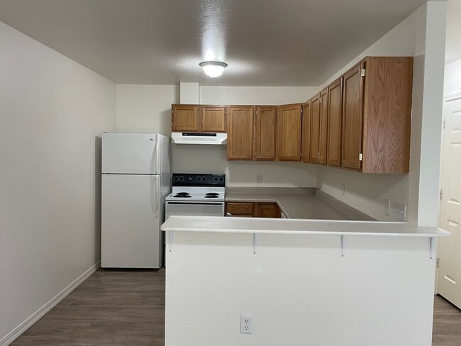 Building Photo - Apartment in Ephrata with Garage!