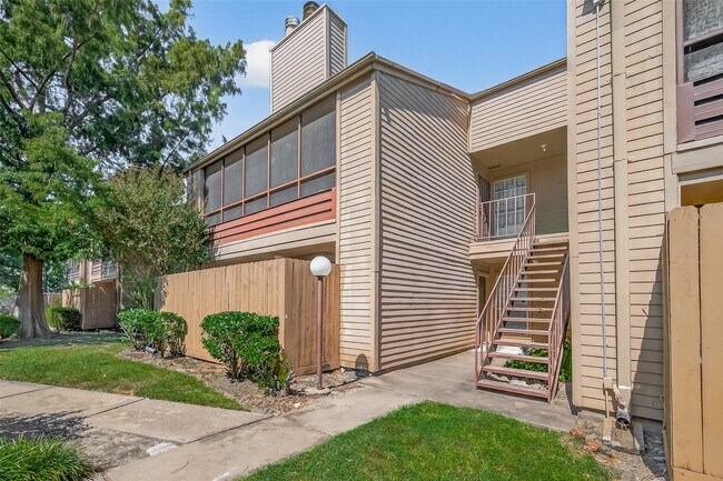 Building Photo - 10555 Turtlewood Ct