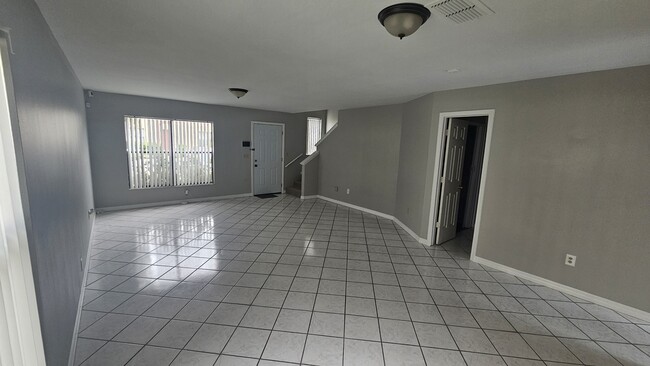 Building Photo - 1702 Shady Ridge Ct