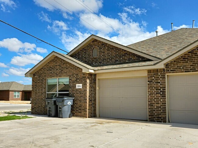 Foto del edificio - 2120 N Avenue K