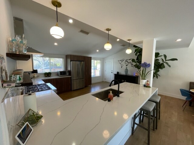 Foto del edificio - 6200 Oakdale Ave