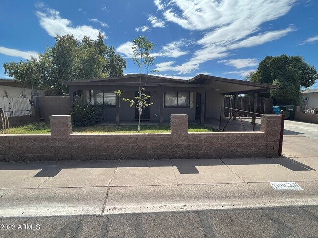 Building Photo - 11430 N 21st Ave