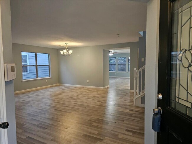 Foto del edificio - 339 Remington Ridge Dr