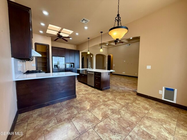 Foto del edificio - 7331 Brays Landing Drive