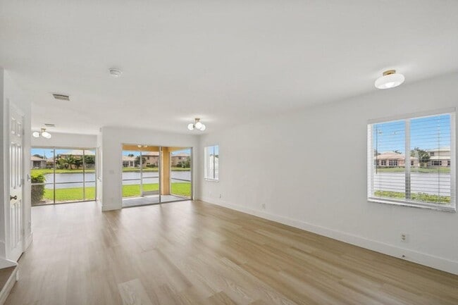 Foto del edificio - 6224 Reynolds St