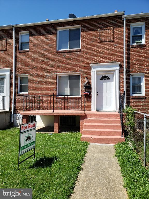 Building Photo - 5338 Nelson Ave