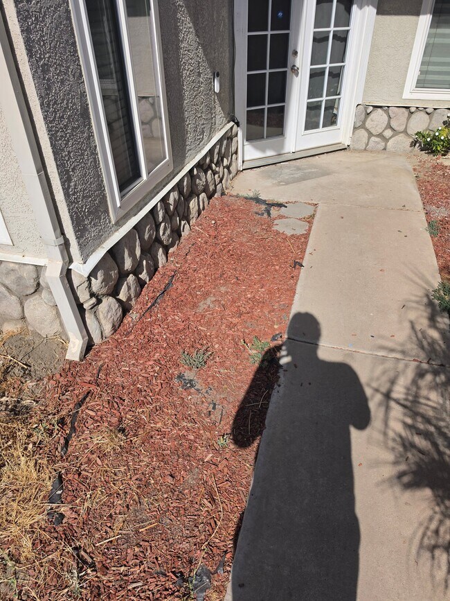 Building Photo - 668 Kesha Ct