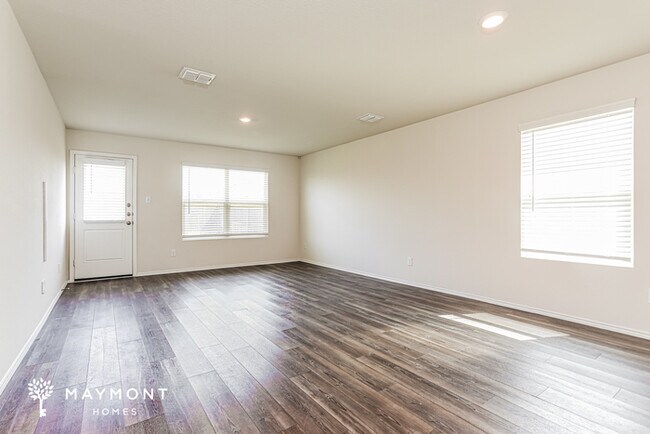 Foto del edificio - 4104 Wintergreen Dr