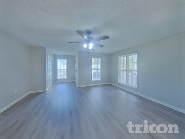 Foto del edificio - 1 Tomafield Ct