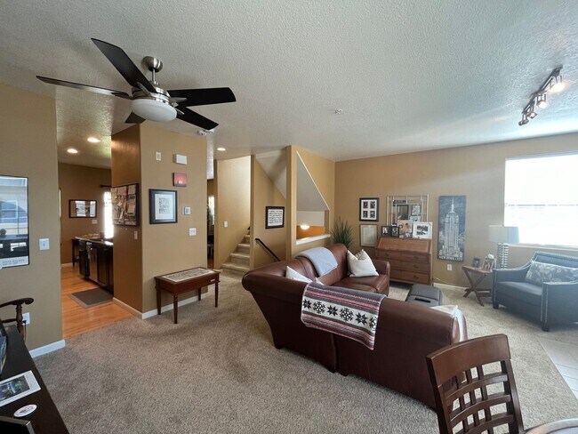 Foto del edificio - 3Bd/2.5Ba town home in Murrayhill/Neighbor...