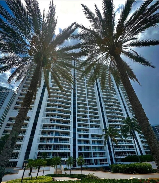Foto del edificio - 21205 Yacht Club Dr
