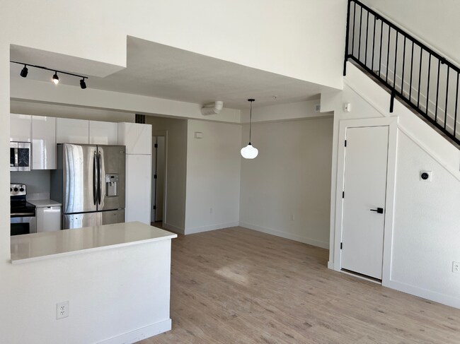 Foto del edificio - AVAILABLE JULY! Fully-remodeled RiNo Townhome!