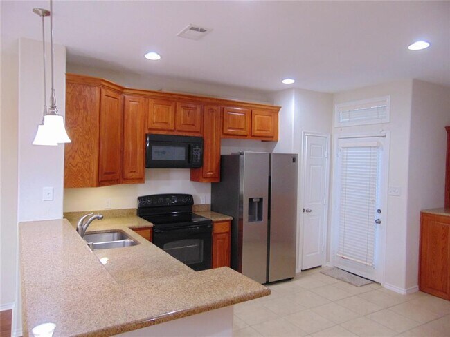 Building Photo - 5410 Bexar St
