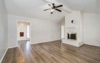 Building Photo - 9430 Claridge Dr