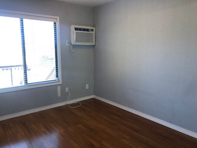 Foto del edificio - 600 SW Crestview St