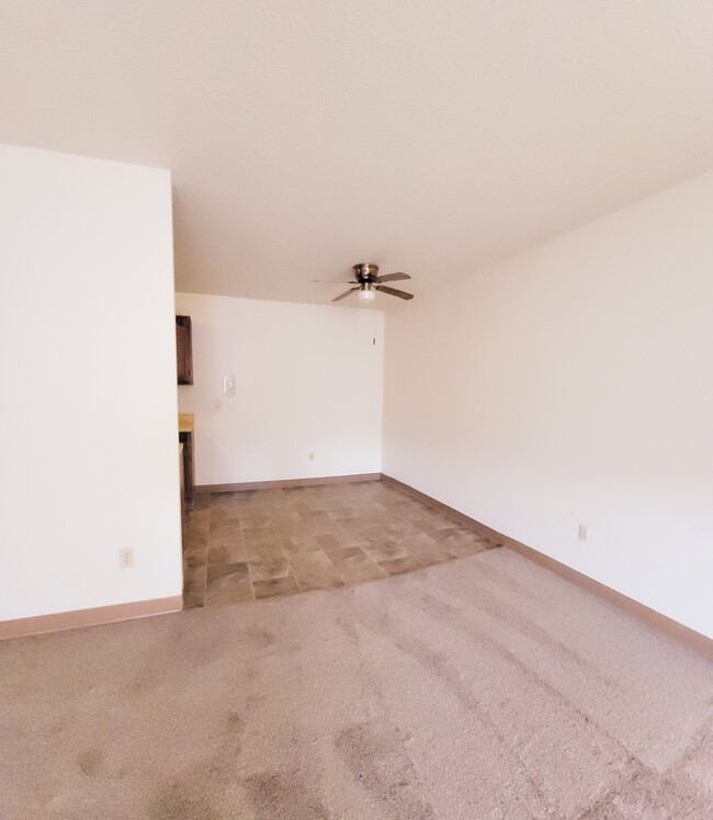 Building Photo - Blue Ridge Apartments & Townhomes