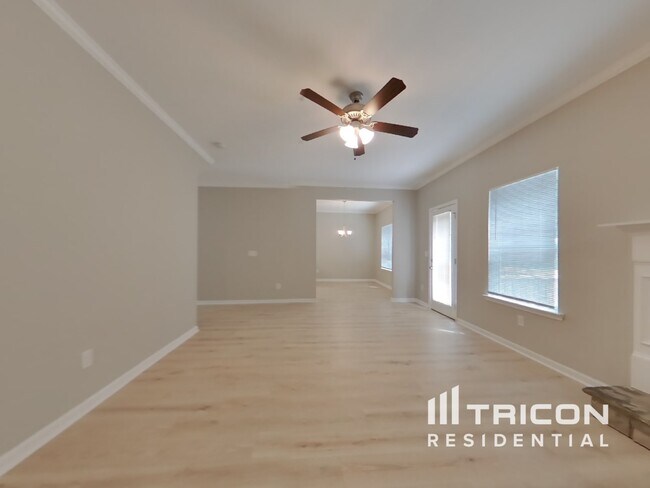 Foto del edificio - 377 Fieldcrest Dr