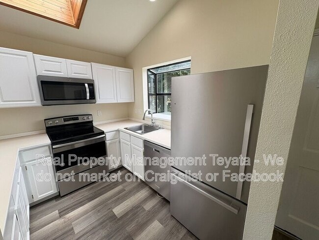 Building Photo - 901 S 22nd Ct