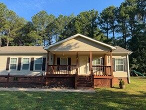 Building Photo - 2805 Sweeping Pine Dr